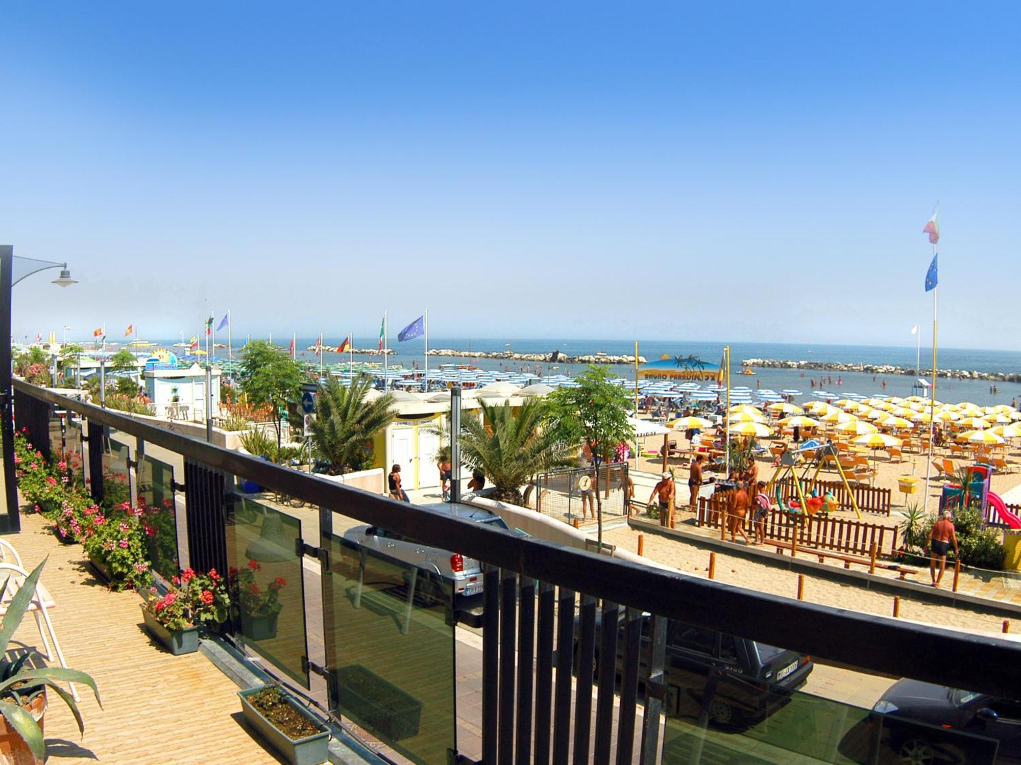 Hotel Continental Bellaria-Igea Marina Eksteriør billede