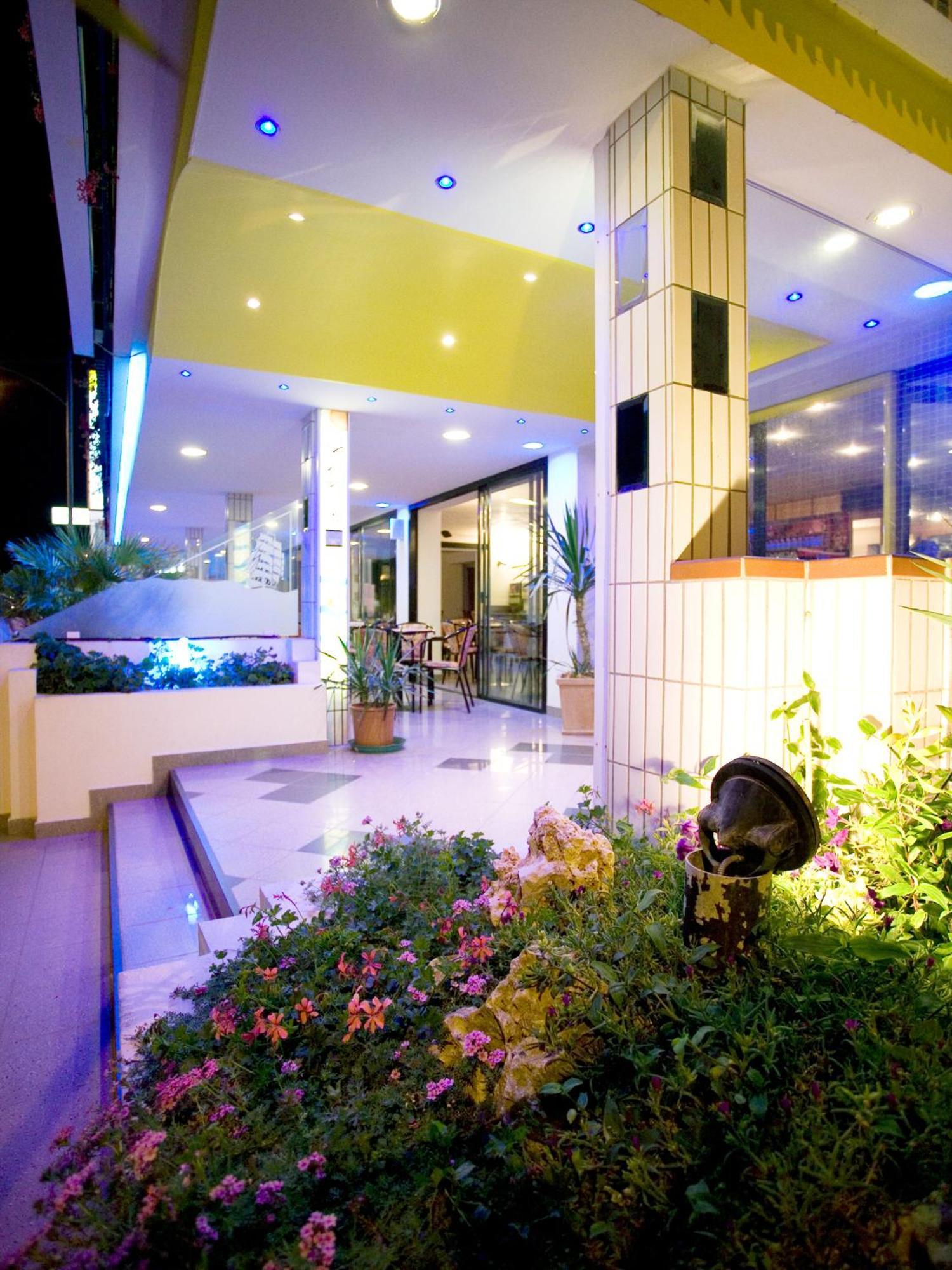 Hotel Continental Bellaria-Igea Marina Eksteriør billede